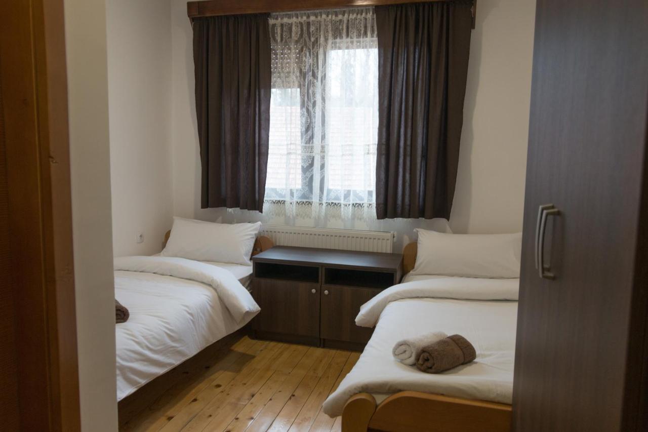 Viktorijini Konaci Aparthotel Kremna Ngoại thất bức ảnh