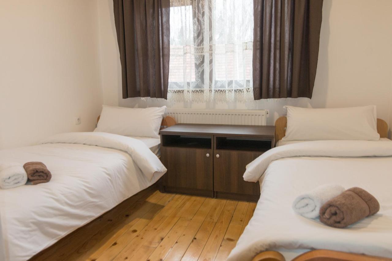 Viktorijini Konaci Aparthotel Kremna Ngoại thất bức ảnh