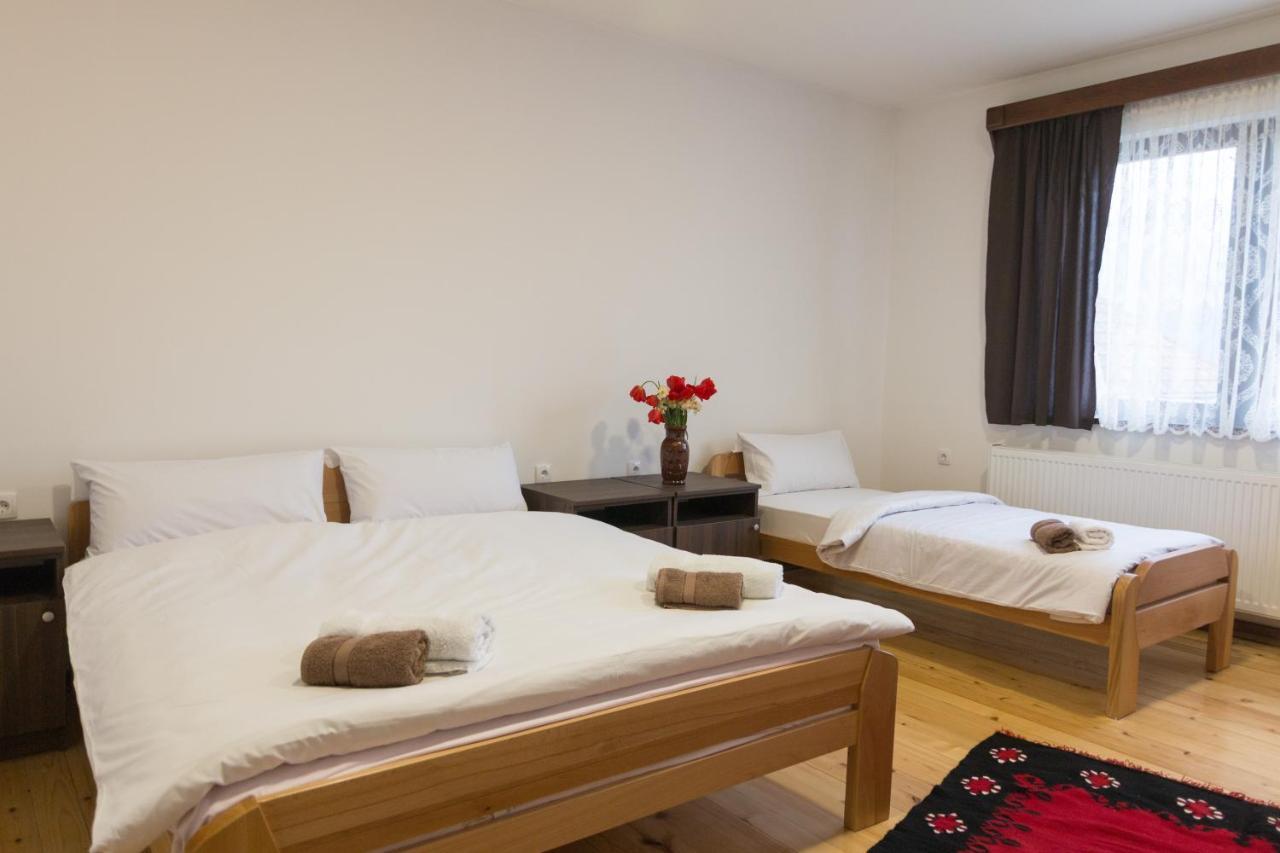 Viktorijini Konaci Aparthotel Kremna Ngoại thất bức ảnh