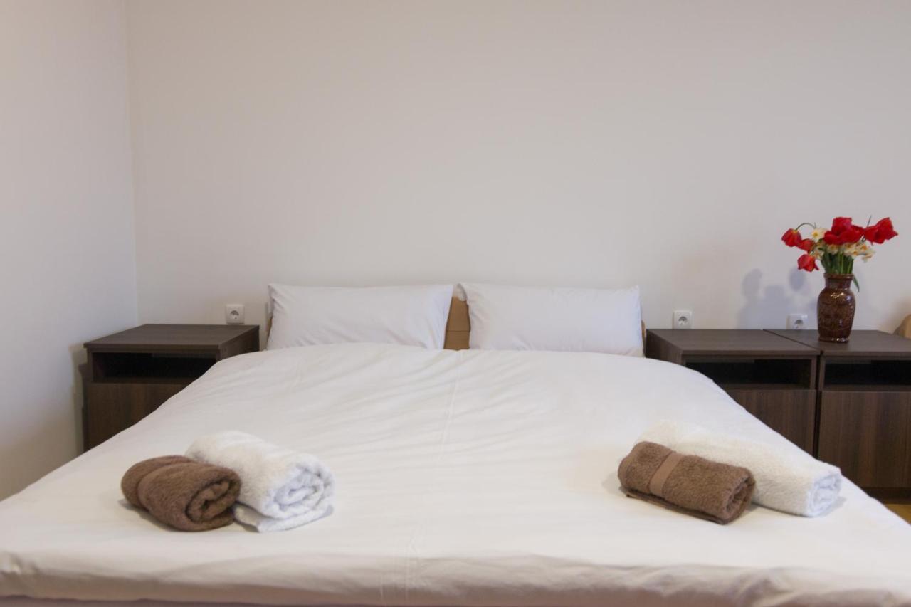 Viktorijini Konaci Aparthotel Kremna Ngoại thất bức ảnh