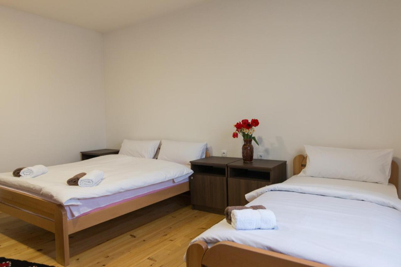 Viktorijini Konaci Aparthotel Kremna Ngoại thất bức ảnh